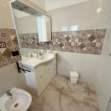 בית נופש Le Onde טורה אובו