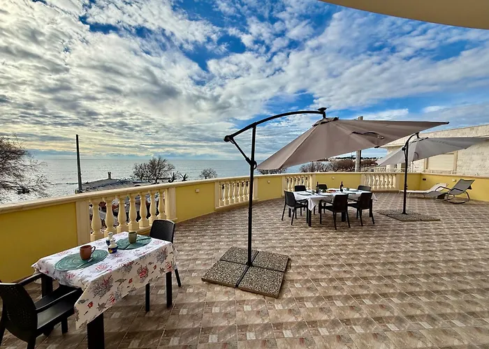 Le Onde Tatil Evi Torre Ovo